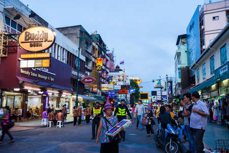 BANGKOK - MAY 14: Tourists and street vendors at Bangkok's backpacker hotspot Khao San Road on May 14, 2017.のeditorial素材
