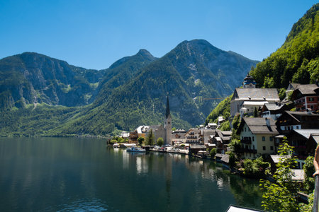 Bright sunny day on the lake in Hallstatt, Austriaの写真素材