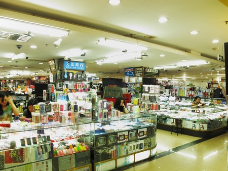 electronics mall in Dongmen area, Luohu District, Shenzhen City, China, May 5, 2011 - electronic gadgets and accessories for sale at shop countersのeditorial素材