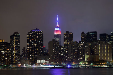 View of Manhattan from Long Island City in Queens New York, USA.のeditorial素材