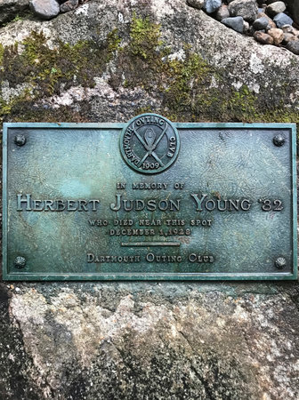 COOS COUNTY, NEW HAMPSHIRE, USA - MAY 27:   Herbert Judson Young memorial via Ammonoosuc ravine.  Taken May 27, 2017 in New Hampshire.のeditorial素材