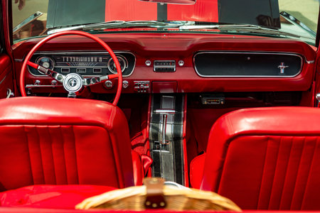 Saco, Maine - July 30, 2016: old American car in an annual exhibition on July 30, 2016, in Saco ME. The exhibition is taken in Saco every year on the last Saturday of Julyのeditorial素材