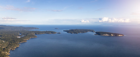 Aerial view of Thormanby Island on the Pacific West Coast during a sunny summer evening.Taken in Sunshine Coast, BC, Canada. Panoramaの写真素材