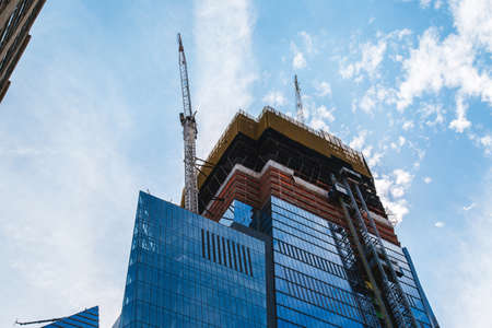 Building with Cranes, Midtown Manhattan, New York City, United Statesのeditorial素材