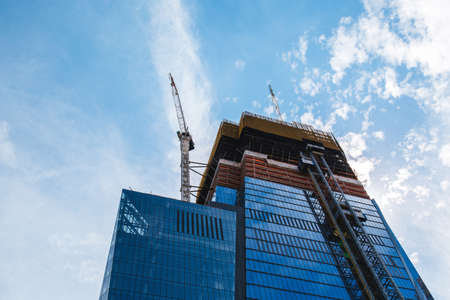 Building with Cranes, Midtown Manhattan, New York City, United Statesのeditorial素材