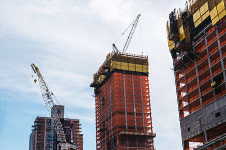 Building with Cranes, Midtown Manhattan, New York City, United Statesのeditorial素材