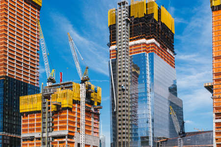 Building with Cranes, Midtown Manhattan, New York City, United Statesのeditorial素材
