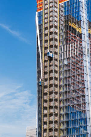 Building with Cranes, Midtown Manhattan, New York City, United Statesのeditorial素材