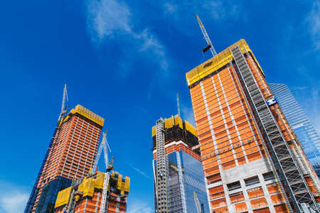 Building with Cranes, Midtown Manhattan, New York City, United Statesのeditorial素材