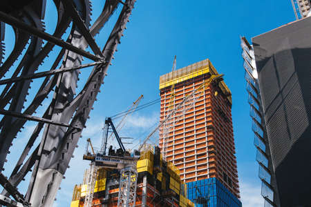 Building with Cranes, Midtown Manhattan, New York City, United Statesのeditorial素材