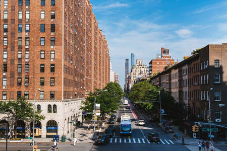 The elevated view from The High Line down West 27th Street, New York, USAのeditorial素材