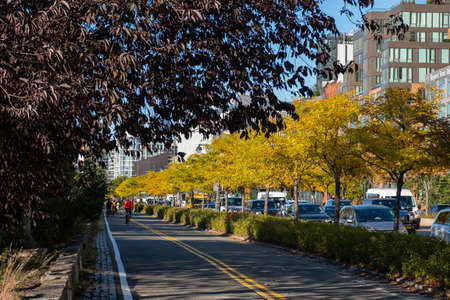 New York City - USA - Oct 23 2019: Fall foliage color of Hudson river waterfront pier in Lower Manhattanのeditorial素材