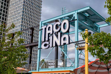 Brooklyn NY - USA - Aug 26 2019: Domino Park in Williamsburg Brooklyn, Old sugar factoryのeditorial素材