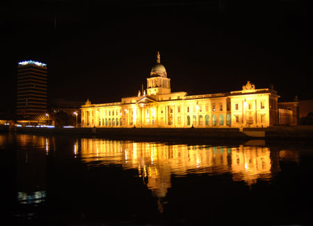 Dublin City at Night with Custom House and river liffey featuredの写真素材