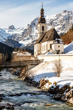 Church of Ramsau in winter with snow
の写真素材