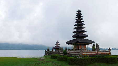 the lake side temple - ulun danu temple in bratan lake, bedugul, buleleng, baliの写真素材