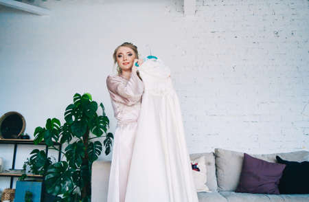 A beautiful and gentle morning of the bride.