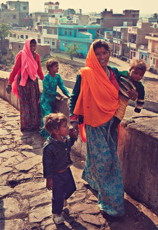 India.Jaipur. Indian gipsy women, walking on street in Jaipur suburb.のeditorial素材