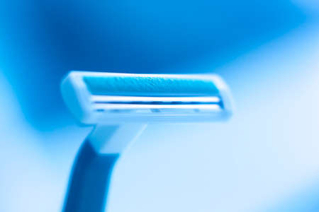 Unisex disposable plastic shaving razor for men and women for face and body shave.