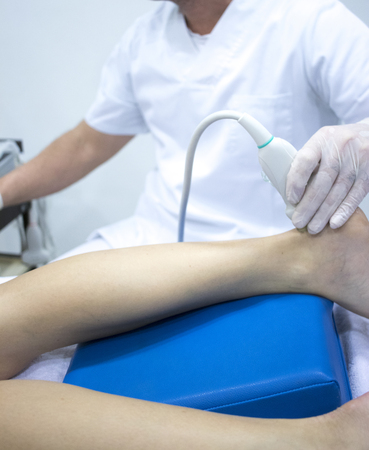 Physiotherapy clinic Intratissue Percutaneous Electrolysis EPI dry needling physiotherapist patient injury.の写真素材