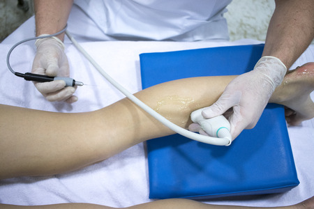 Physiotherapy clinic Intratissue Percutaneous Electrolysis EPI dry needling physiotherapist patient...