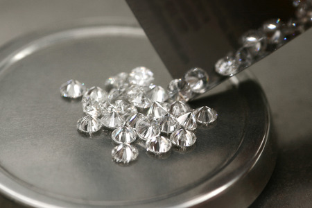 Weighing diamonds. Tools for determining the weight of diamonds
