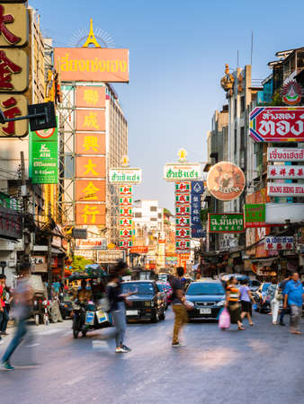 Bangkok, Thailand - April 24, 2016: People crossing busy Yaowarat road in Chinatown on April 24, 2016 in Bangkok, Thailand.のeditorial素材