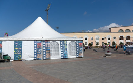    VLADIVOSTOK, RUSSIA - SEPTEMBER 7  Festival Village  Pacific Meridian   The program - a meeting with the organizers and guests of the  Pacific Meridian  film screenings, exhibitions and concerts on September 7, 2013 in Vladivostok, Russia のeditorial素材