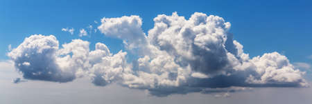  Cloud in the blue sky  