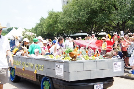 Houston, Texas - Sunday 22nd May 2011: 2011 Houston Art Car Parade sponsored by The Orange Show at Allen Parkway, from Bagby to Waughのeditorial素材