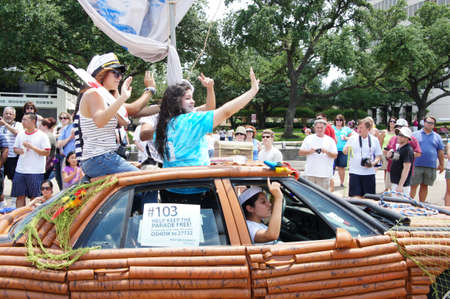 Houston, Texas - Sunday 22nd May 2011: 2011 Houston Art Car Parade sponsored by The Orange Show at Allen Parkway, from Bagby to Waughのeditorial素材