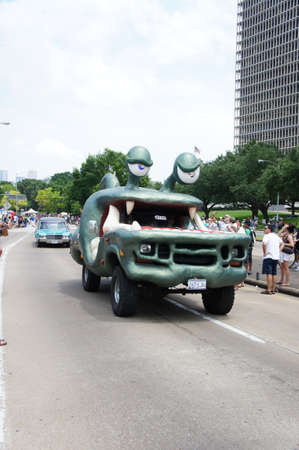 Houston, Texas - Sunday 22nd May 2011: 2011 Houston Art Car Parade sponsored by The Orange Show at Allen Parkway, from Bagby to Waughのeditorial素材