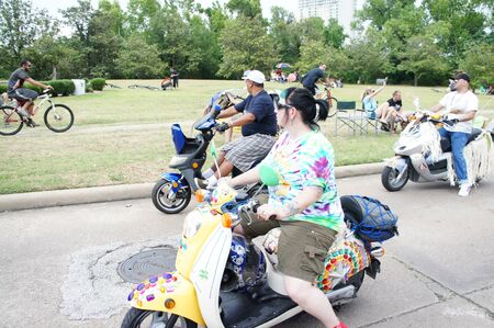 Houston, Texas - Sunday 22nd May 2011: 2011 Houston Art Car Parade sponsored by The Orange Show at Allen Parkway, from Bagby to Waughのeditorial素材