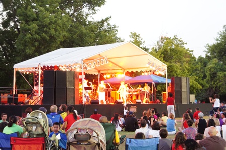 
Houston, Texas - Monday 4th July 2011 : Sugar Land residents get fired up for the City%u2019s 26th annual Red, White and Bluefest ready to set the skies ablaze of Oyster Creek Park on Monday, July 4th from 5 to 10 p.m to celebrate America%u2019s 235th biのeditorial素材