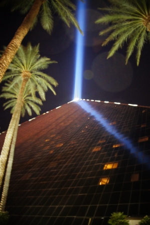 Las Vegas, Nevada - September 2 2011: The light of The Luxor, Luxor Hotel and Casino Hotel - Las Vegas - United States のeditorial素材