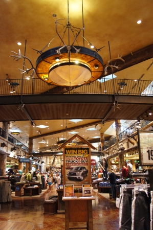 Las Vegas, Nevada - September 1 2011 : Bass Pro Shops Las Vegas, Nevada Shopping at the Silverton Casinoのeditorial素材