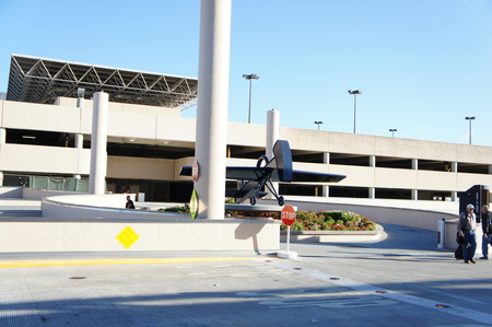 Houston, Texas - Jan 19 2013   William P  Hobby Airport  is Houston s oldest commercial airport and was its primary commercial airport until Houston Intercontinental Airport  now George Bush Intercontinental Airport  opened in 1969  のeditorial素材