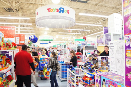Houston, Texas - Nov 23 2012   TOYSRUS® TO KICK OFF ITS BIGGEST BLACK FRIDAY EVENT AT 8PM ON THANKSGIVING NIGHT WITH MORE THAN 200 INCREDIBLE DOORBUSTERSのeditorial素材