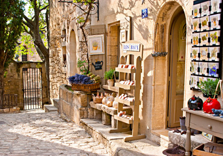 LES BAUX-DE-PROVENCE, FRANCE - MAY 4, 2013: The souvenir shop in one of the most picturesque villages and famous tourist centre, on May 4 in Les Baux.のeditorial素材