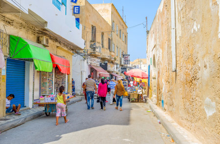 SOUSSE, TUNISIA - AUGUST 28, 2015: Rue de France is the popular tourist street, that naighbors with the old rampart, on August 28 in Sousse.のeditorial素材