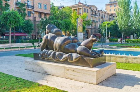 YEREVAN, ARMENIA - MAY 29, 2016: The view of Botero's naked woman from the back, Cafesjian sculpture garden, on May 29 in Yerevan.のeditorial素材