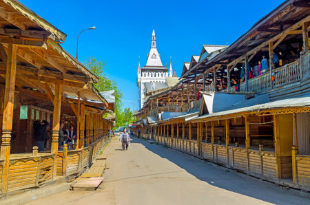 MOSCOW, RUSSIA - MAY 10, 2015: The shady wooden galleries of Izmailovsky market surround the Kremlin complex, on May 10 in Moscow.のeditorial素材