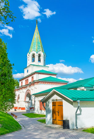The bell tower above the Front Palace Gate in Kolomenskoye Manor with Colonel and Decrees Chambers from its both sides, Moscow, Russia.のeditorial素材
