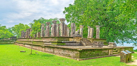 The ruins of the  Chamber of the Nissanaka Malla King's Palace located on the bank of Bendiwewa Lake, Polonnaruwa, Sri Lanka.のeditorial素材
