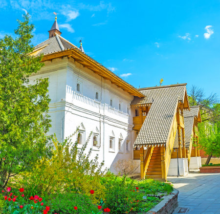 MOSCOW, RUSSIA - MAI 11, 2015: The courtyard of Palace of Romanov Boyar  complex, on May 11 in Moscow, Russiaのeditorial素材