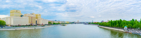 MOSCOW, RUSSIA - MAY 11, 2015: The panoramic view on Moskva river with Ministry of Defense and embankment of Gorky Park, on May 11 in Moscow, Russiaのeditorial素材