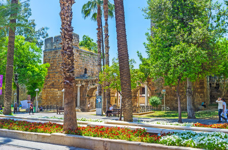ANTALYA, TURKEY - MAY 13, 2017: The Hadrian's Gate is the famous archaeological site, facing Ataturk Boulevard and surrounded by lush park, on May 13 in Antalya.のeditorial素材