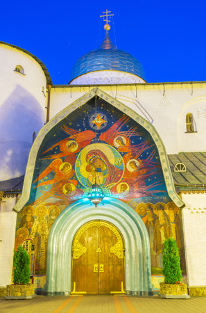 POCHAYIV, UKRAINE - AUGUST 29, 2017: Big mosaic icon of  Pochayiv Mother of God made on the facade of Holy Trinity Cathedral, on August 29 in Pochayiv.のeditorial素材