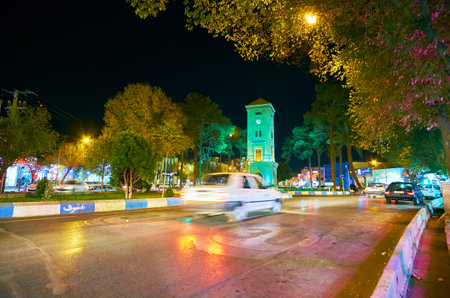 YAZD, IRAN - OCTOBER 17, 2017: Markar Square is one of the popular place in the city with bustling traffic at night, on October 17 in Yazdのeditorial素材