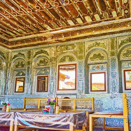 SHIRAZ, IRAN - OCTOBER 12, 2017: Mirror veranda of Zinat Ol-Molk mansion is the perfect place to relax and enjoy the medieval Persian art of mirrorwork, on October 12 in Shiraz.のeditorial素材
